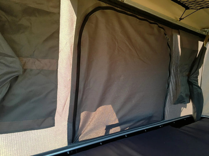 Silverwing Popup Box Black Hard Shell Roof Top Tent